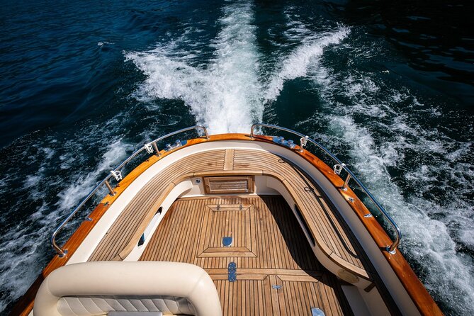 1H Private Cruise on a beautiful wooden speedboat on Lake Como - Should you book this 1-hour private cruise on Lake Como?