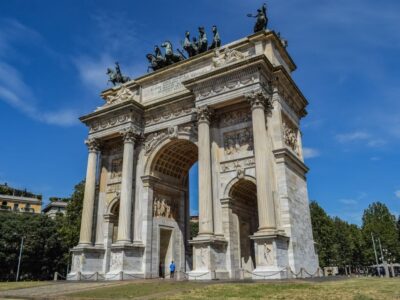 2-Hour Milan by Night Walking Tour - Meeting in Piazza della Scala: Starting Where the Lights Feel Electric