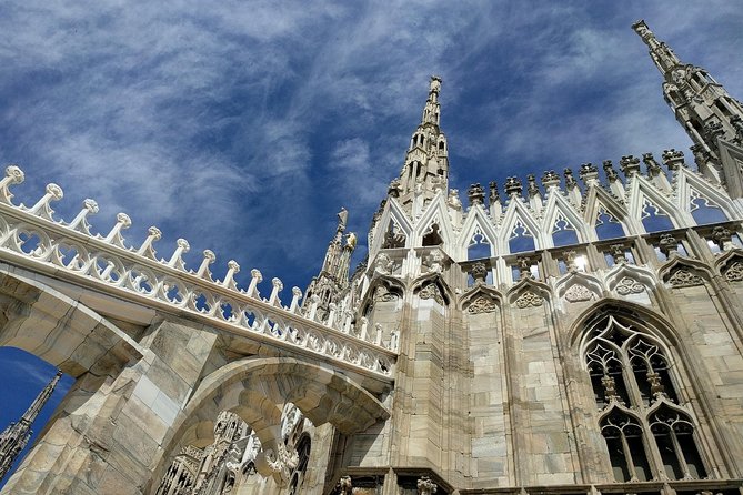 2-hours Duomo of Milan guided experience with entrance tickets - Meeting at Mondadori Duomo: the logistics that can make or break it