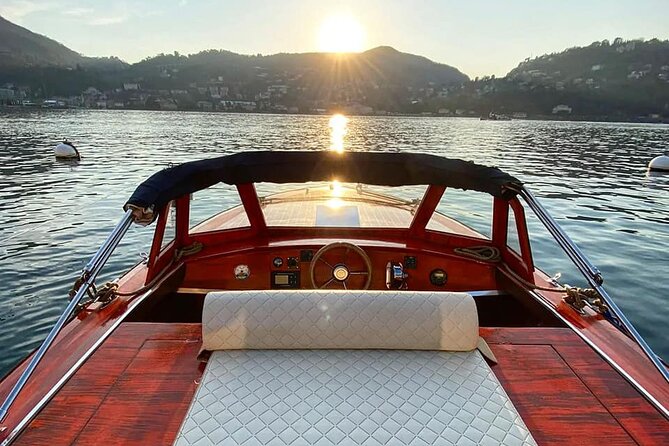 2 Hours Private Wooden Boat Tour on Lake Como 6 pax - Laglio and Villa Oleandra: George Clooney’s connection