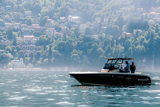 2H Private Cruise Lake Como Tender yacht Invictus 6 pax - Where you meet in Como (and why that matters for a smooth start)