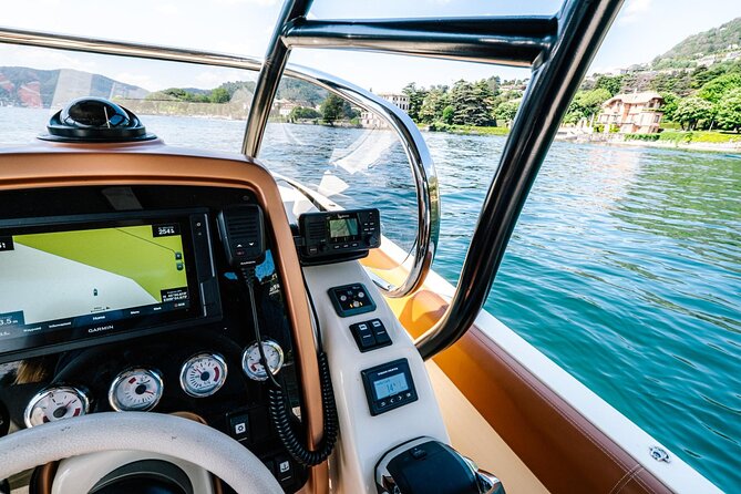 2H Private Cruise Lake Como Tender yacht Invictus 6 pax - Cernobbio and the famous names: Villa Erba, Versace’s property, and more