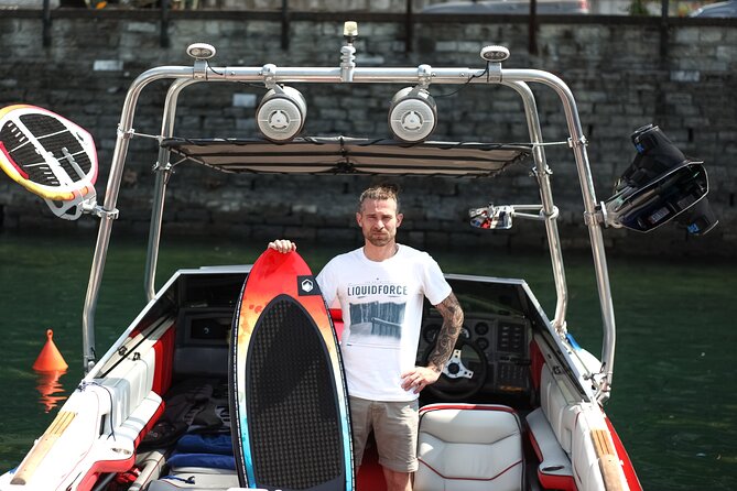 2H Wakeboard and Wakesurf on Lake Como with Mastercraft Boat - Wakesurf time: the wave experience you can actually share