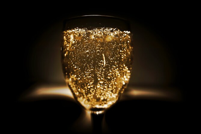 3 Italian sparkling wines and how to distinguish them: Prosecco, Franciacorta.. - Key things to look forward to