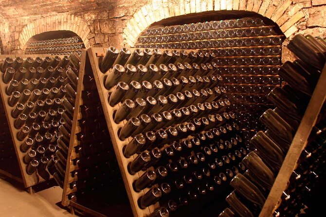 3 Italian sparkling wines and how to distinguish them: Prosecco, Franciacorta.. - Why This Sparkling-Wine Tour Is the Fastest Way to Get Better at Bubbles