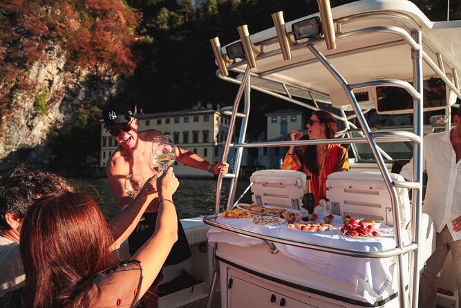 4 Hours Private Boat Cruise on Lake Como - Villa del Balbianello and the Gulf of Venus: When the Views Lean Romantic