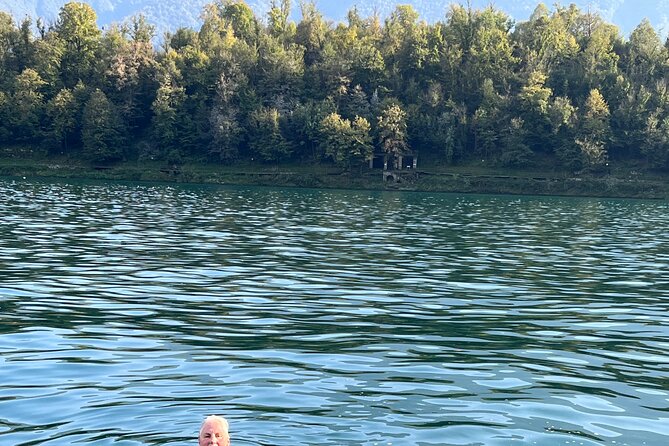 6 hour boat tour with captain on Lake Como - Entering Lake Como by boat: why this style works