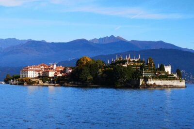 A unique private boat tour of isola Bella with guide Micaela - Meet Micaela and ride in comfort to the pier