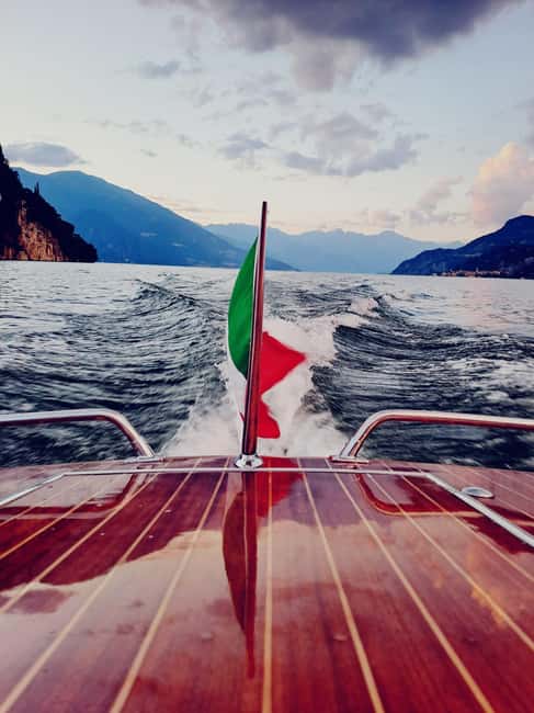 Bellagio/Menaggio: Private Trip on a Vintage Wooden Boat - Getting Onboard in Bellagio, Menaggio, Varenna, or Tremezzina