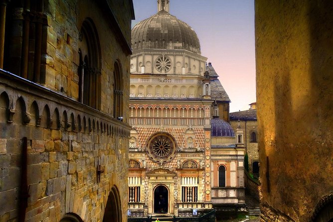 Bergamo: 2.5-hour private walking tour of the Upper Town - Piazza Vecchia and the Duomo area: the heart of Città Alta