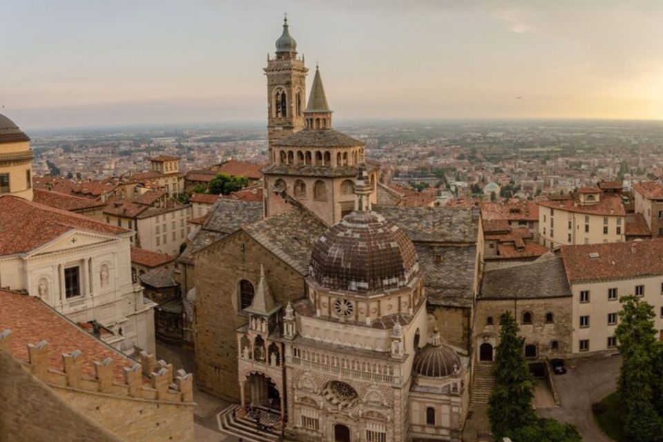 Bergamo: Private custom tour with a local guide - What you’ll do on the walk: photo stops, exterior monuments, and context