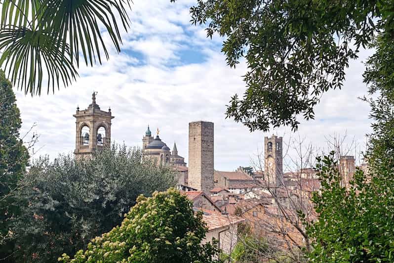 Bergamo: Upper Town Guided Tour with French-speaking Guide - Valentina Maini’s French-guided Città Alta: why it feels easy