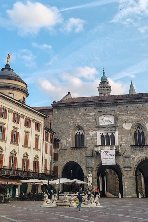 Bergamo: Upper Town Guided Tour with French-speaking Guide - Piazza Vecchia: the political core you can feel immediately