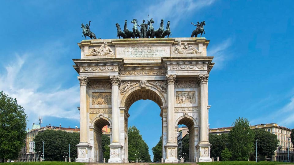 Best of Milan: Private Walking Tour with a Local - Piazza della Scala and the La Scala area: the opera district at street level