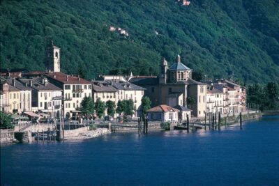 Cannobio: Guided Walking Tour with Aperitif - Walking the strecce: legends, traditions, and that miracle thread