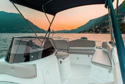 Como: 2-Hour Boat Rental on Lake Como - Getting started at Lungo Lario Trieste: Bar Lario meet-up and orientation