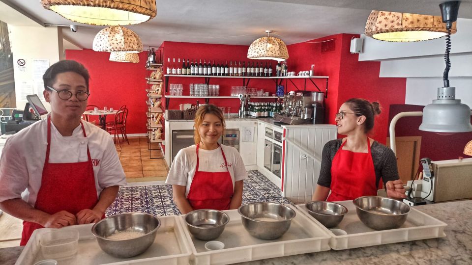 Como Area: Pizza Training Experience - Dough, Sauce, and Toppings: Learning Techniques You Can Repeat at Home