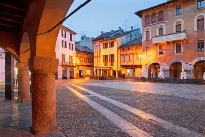 Como, Bellagio & Lugano Day Tour with Lake Cruise - Como Walking Stop: Piazza Volta, Piazza Cavour, and the 15th-Century Cathedral