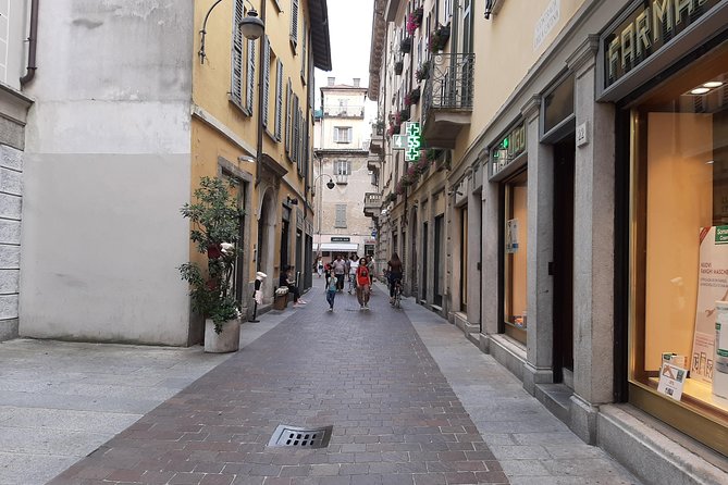 Como city and its History Exclusive Walking Tour (1 h from Milan) - Stop 1: Cattedrale di Como (Duomo) and the last Gothic cathedral feel