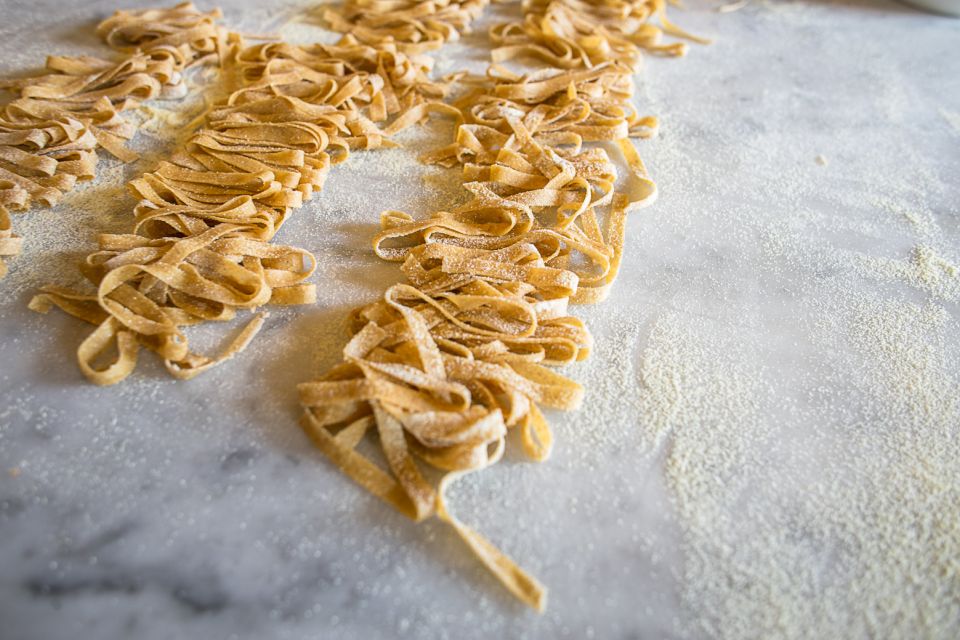 Como: Homemade Pasta Workshop with a Local - The table moment: tasting three dishes with local red and white wine