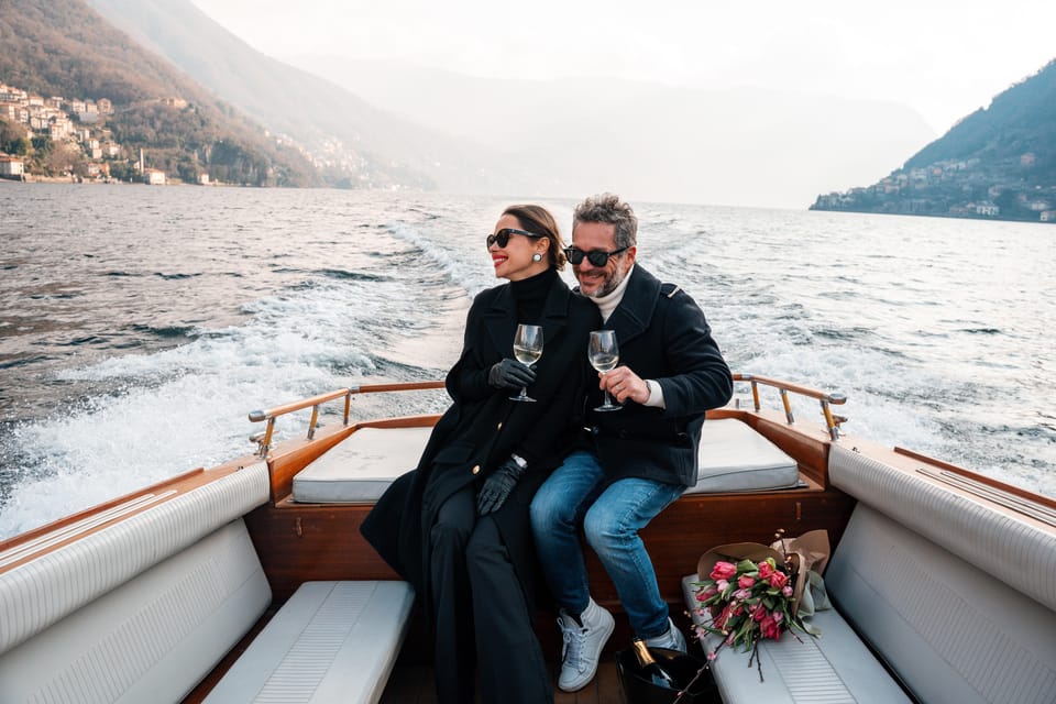 Como: Private Classic Wooden Boat Tour with Prosecco - Villa Le Rose, Churchill, and the “Villas as landmarks” feeling