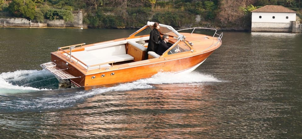 Como: Private Classic Wooden Boat Tour with Prosecco - Getting started at Lungo Lario Trieste (and finding Bar Lario fast)