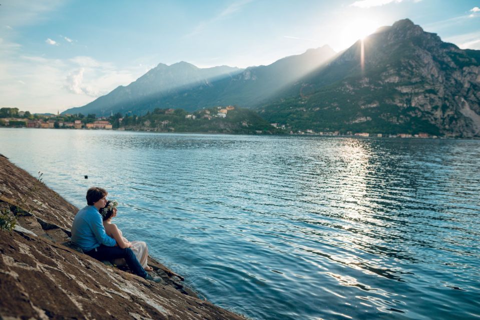 Como: Private Photoshoot with Post-Editing - Meeting outside McDonald’s: simple plan, clear signage