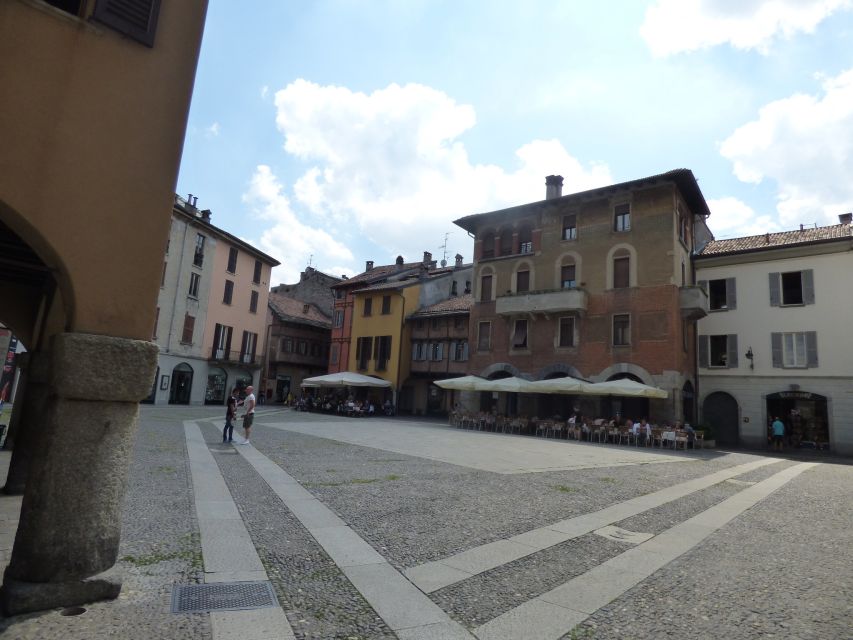 Como: Private Walking Tour - The Town Hall Area: Como as a Living City