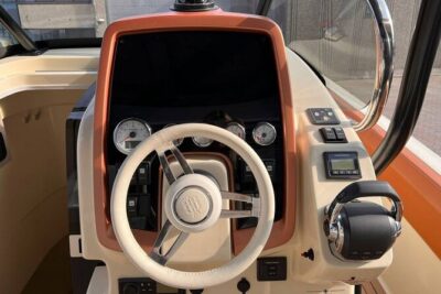 Dreamer tour(1 H) luxury boat aperitif onboard - Meeting at Lungo Lario Trieste: getting on board without getting flustered