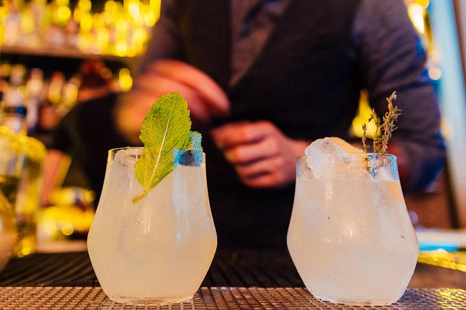 Drinks & Bites in Milan Private Tour - Stop 1: Colonne di San Lorenzo and prosecco on the go