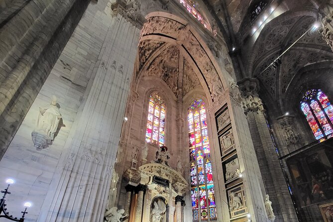 Duomo Di Milano Guided Tour - Stop 1 at the Duomo: what your guide will help you notice