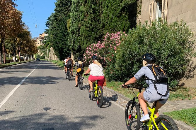 E-bike tour Bergamo - The Green Hills Ride: Calmer Air, Local Feel