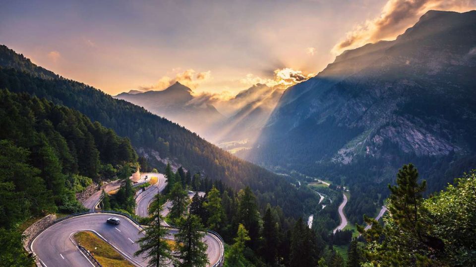 From Lake Como: Bernina Red Train Tour to St. Moritz - Tirano’s role: where the scenery turns into the main event