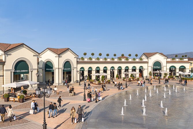 From Lake Como or Milan: Serravalle VIP shopping and Wine Tasting - What happens during the Gavi wine tasting in the award-winning villa