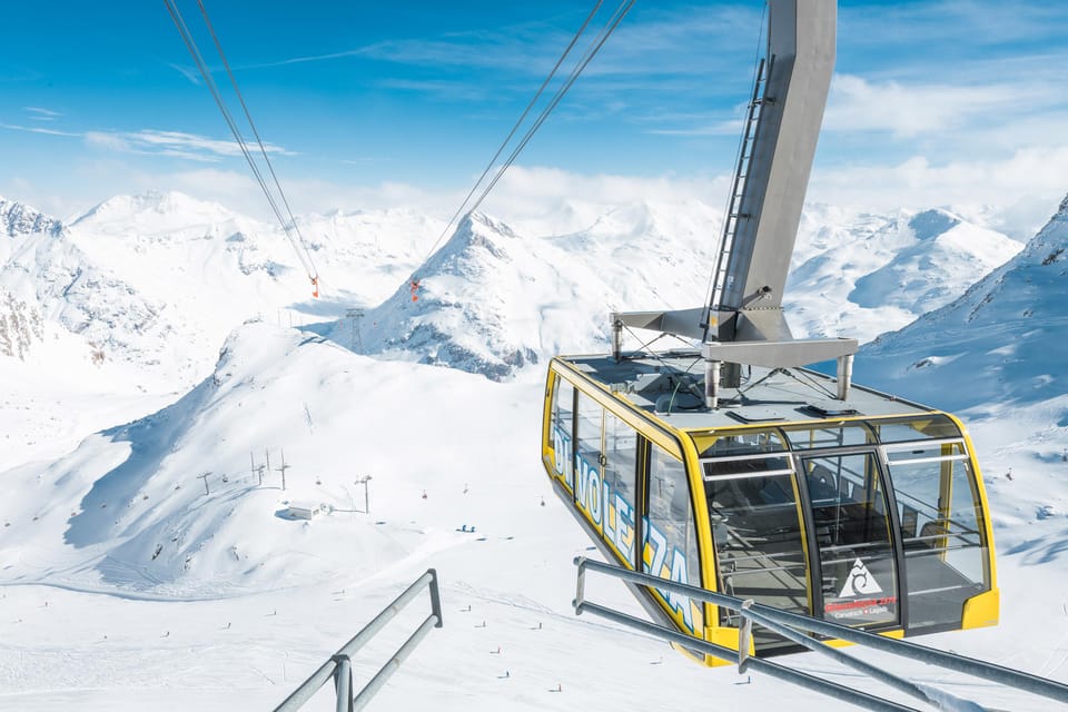 From Milan: Bernina Red Train & Lunch with Mountain Views - Lunch at Berghaus Diavolezza Lodge: Pizzoccheri with mountain-level views