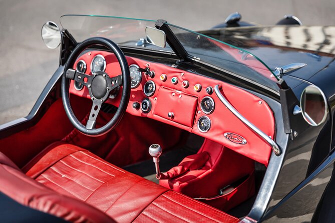 From Milan | Drive a vintage car on Lake Como - Ossuccio and the Comacina island view: lunch choices and why this stop works
