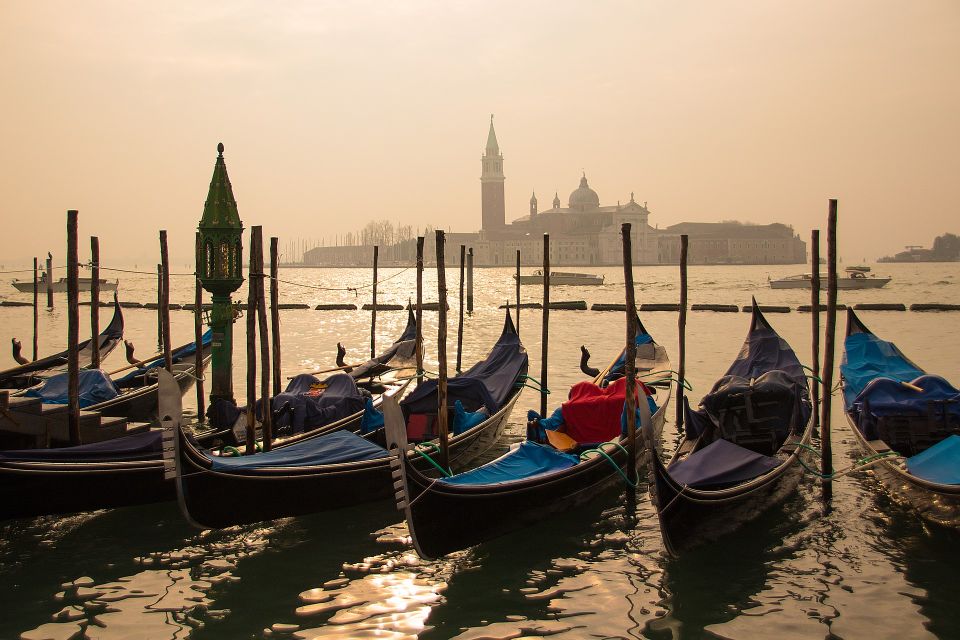 From Milan: Venice and Verona Full-Day Tour by Train - The guides: what makes the day feel smooth