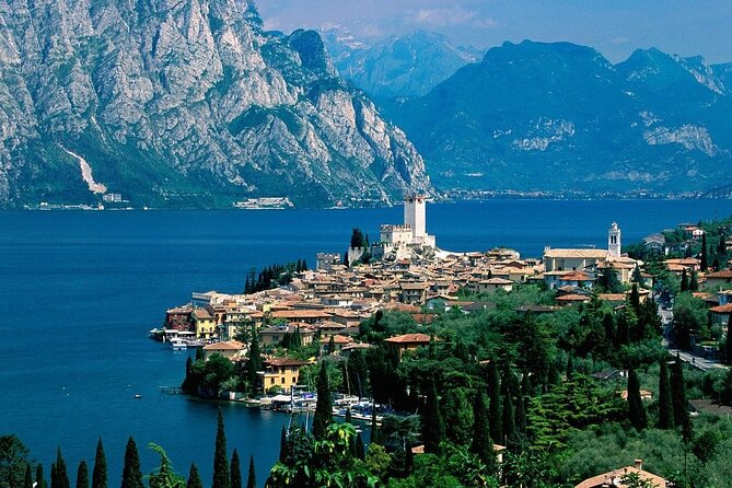 Full-Day Luxury Touch Lake Como Private Guided Tour - Meeting Como: medieval streets, the Cathedral, and quick orientation
