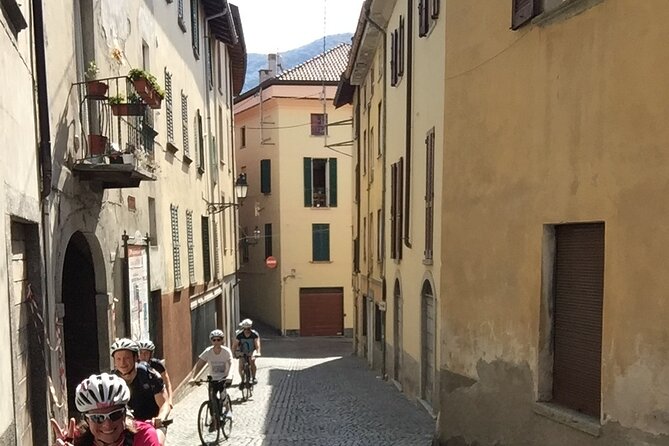 Group Bike Tour: Onno & Ghisallino (E-bikes and Road bikes) - Picking Your Bike: Road, MTB, or E-Bike (Real Choice, Real Comfort)