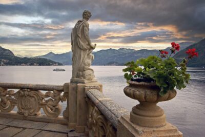 Half-Day Lake Como Discovery Tour from Milan - The walking route: Duomo di Como and the “why this building matters”