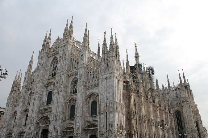 Highlights of Milan - Things you cannot miss! - Monumento a Leonardo da Vinci: a quick stop with a smart payoff