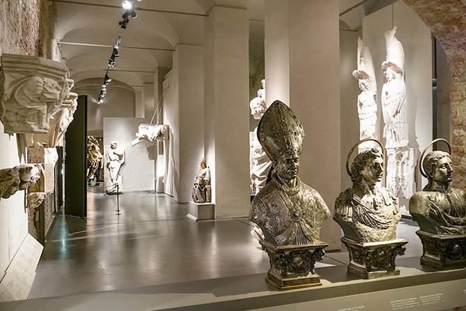 Inside Milan’s Duomo: Cathedral Tour with Optional Rooftop - Why the Duomo needs a timed plan