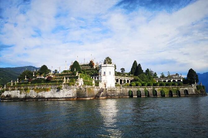 Isola Bella's palace and gardens with a private local guide - From the boat to the viewpoints: getting to the good angles