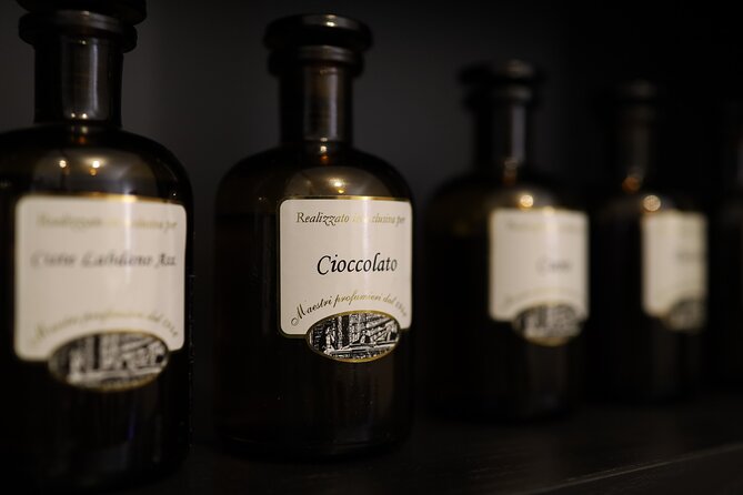 Italian Perfume Workshop in Milan - Entering the Workshop Space: What the Venue Experience Feels Like
