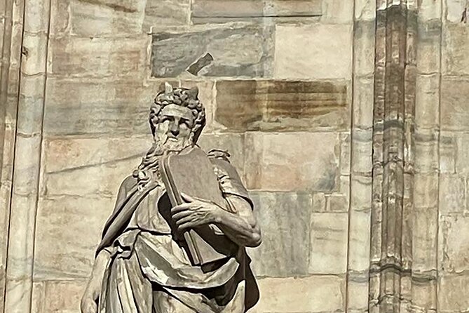 Jewish Guided Tour in Milan - The first landmarks: San Babila and the feeling of Milan
