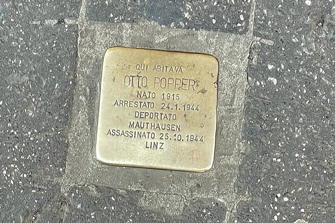 Jewish Guided Tour in Milan - Piazza del Duomo: comparing Judaism and Christianity through symbols