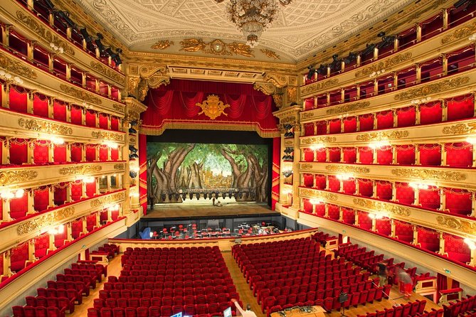 La Scala Theatre and Museum guided experience - The big question: will you see the theater itself?