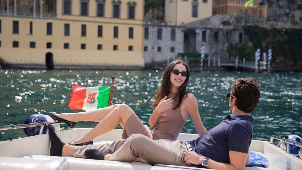 Lake Como 3 hours Private Boat Tour Groups of 1 to 7 People - Picking the right group size for this small private boat