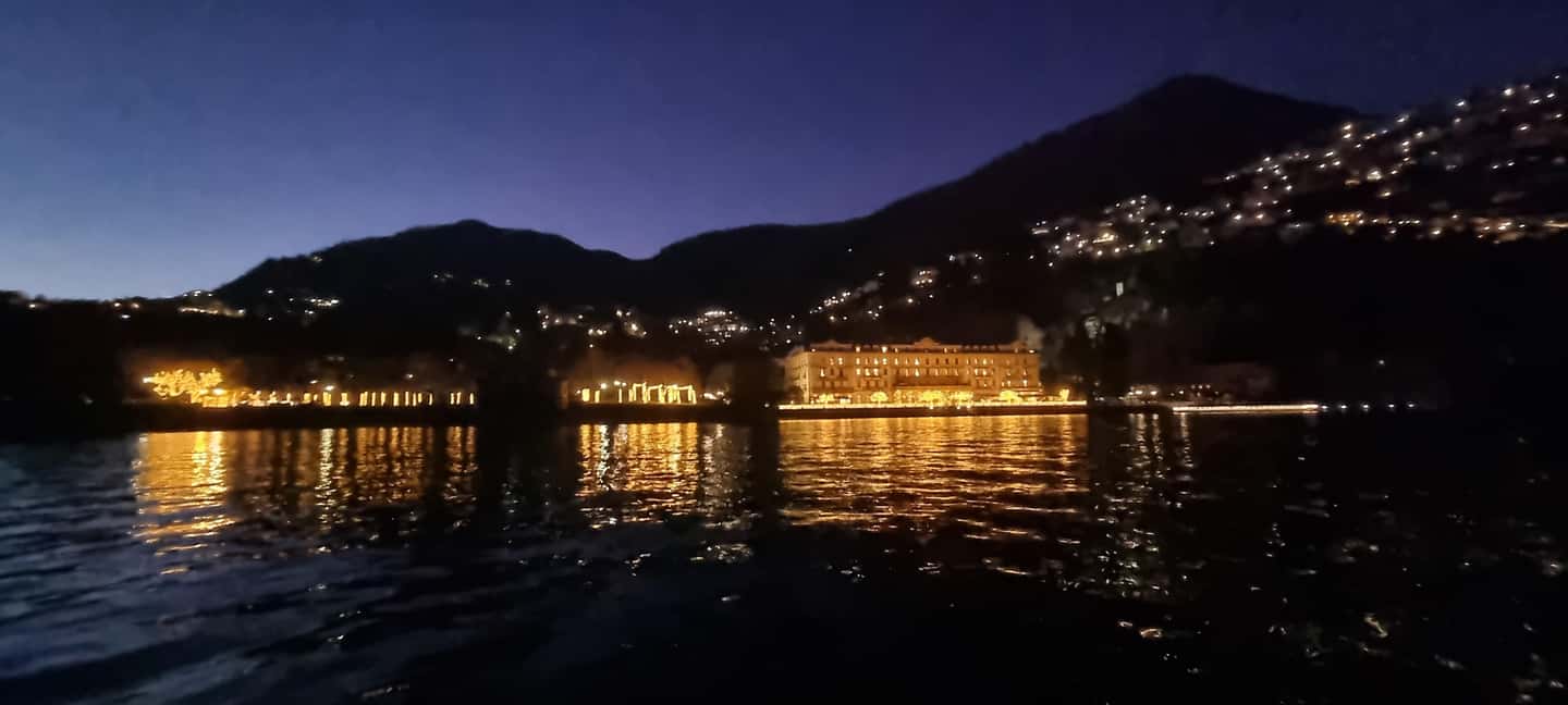 Lake Como: Aperitivo Cruise with Prosecco at Sunset - Photo stops and the golden-hour game plan