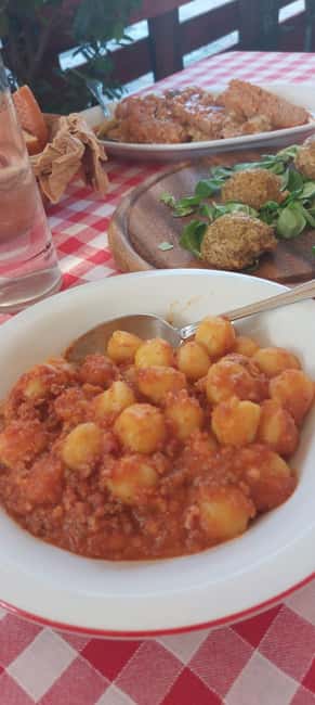Lake Como: Food Walking Tour - Guide Quality: The Local Host Factor (Giada, Janis, Chiara, and More)